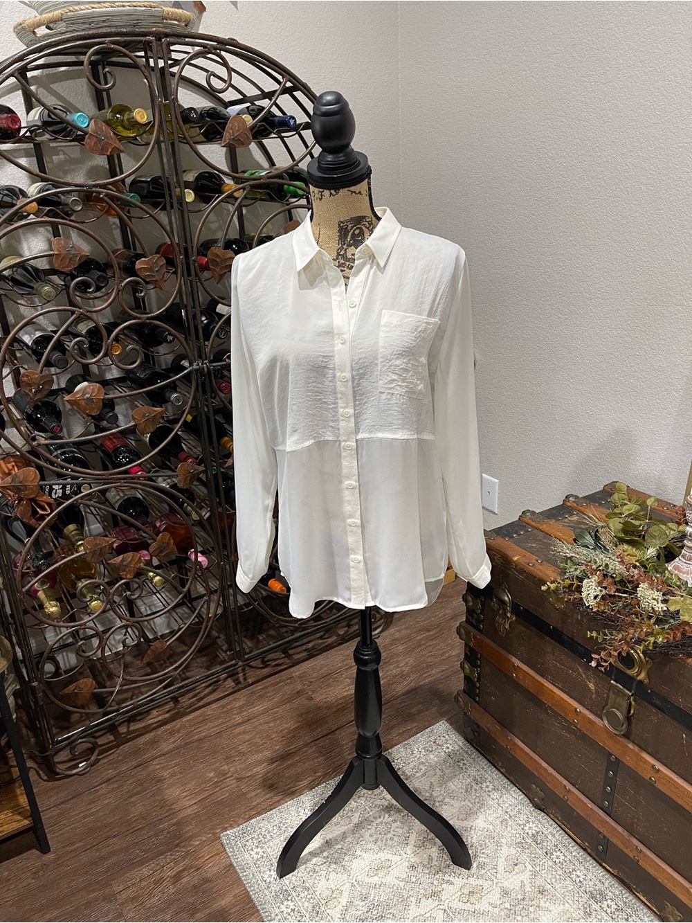 Apt. 9 White Button-Up Long Sleeve Blouse